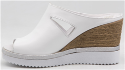 Mammamia D26YT 1835 Beyaz Bayan Terlik