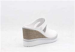 Mammamia D26YT 1835 Beyaz Bayan Terlik